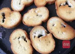 Illustration of how to bake French baguettes 4