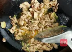 Illustration of how to make Mushu pork slices 5