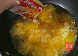 Illustration of how to make salt-baked chicken feet 7