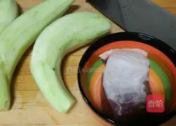 Illustration of how to make braised noodles with diced eggplant and meat 1