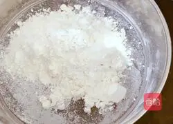 Illustration of how to make small shell cake 4