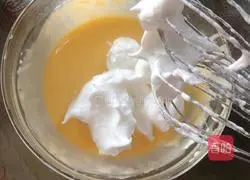 Illustration of how to make chiffon cake 6