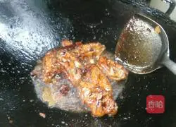 Illustration of braised chicken wings with mushrooms 11