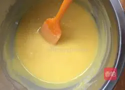 Illustration of how to make hot noodle chiffon cake 5