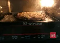 Illustration of how to make ham and bacon pizza 10