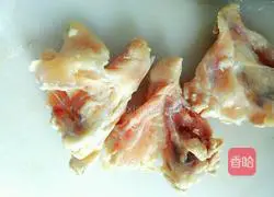 Illustration of how to make sauce chicken legs 2