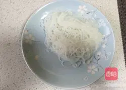 Illustration of how to make vegetable spring rolls 4