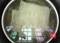 Xiamen fried rice noodles recipe illustration 1