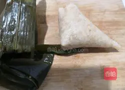 Illustration of how to make Thai sweet and spicy rice dumplings 5