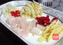 Illustration of how to make spicy and sour chicken with kimchi 3