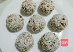 Illustration of how to make pearl meatballs 9