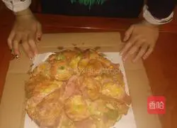 Illustration of how to make bacon pizza 12