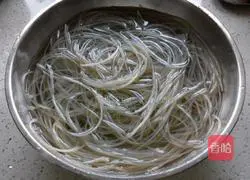 Illustration of how to make Laotan kimchi minced pork vermicelli (Sichuan style home-style version) 2