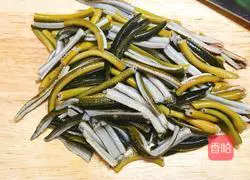 Illustration of how to make stir-fried eel 3