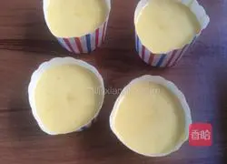 Illustration of how to make cupcakes 8