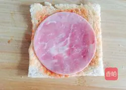 Illustration of how to make toast rolls 4