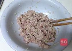 Illustration of how to make salted egg yolk pearl meatballs 4