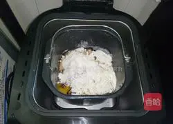 Illustration of how to make red dates and pumpkin toast 4