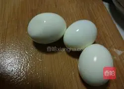 Illustration of how to make egg floss and minced pork 2