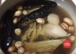 Illustration of how to make peanut pork ribs crock pot soup 4