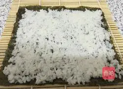 Illustration of how to make kimchi sushi 6