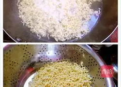 Illustration of how to make instant noodles pizza 3