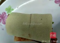 Illustration of how to make assorted tofu rolls 13