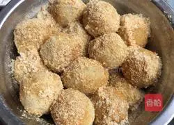 Illustration of how to make a donkey roll 12