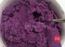 Illustration of how to make purple sweet potato pearl meatballs 1