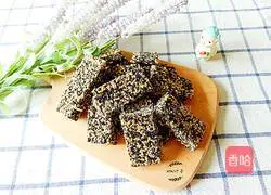 Illustration of making homemade sesame candy 10