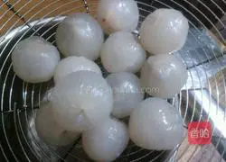  Illustration of how to make fragrant lychee meat 9