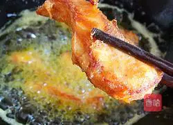 Illustration of how to make spicy fish with Chixiang sauce 16