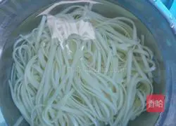 Illustration of making braised noodles 4