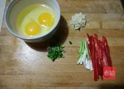 Illustration of how to make fried rice noodles with eggs 4