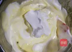 Illustration of how to make ancient green mud cake (water bath method) 8