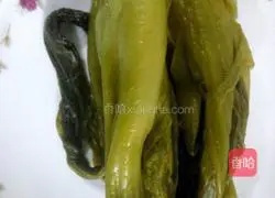 Illustration of how to stir-fry lean meat with kimchi 2