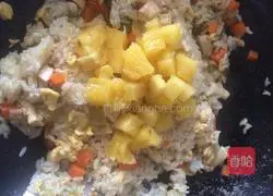 Thai Pineapple Chicken Rice Recipe Illustration 9