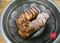 Illustration of how to make braised pork with tea and plum vegetables 12