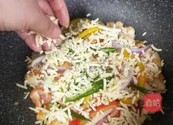 Illustration of how to make pan steamed bun pizza 19