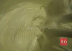 Illustration of how to make chiffon cake 3