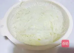 Illustration of how to make homemade assorted fried rice noodles 3