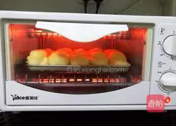 Illustration of how to make coconut buns 13