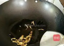 How to make braised chicken rice Illustration 3