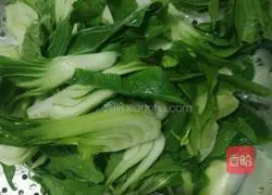 Illustration of how to stir-fry mushrooms and seaweed 1