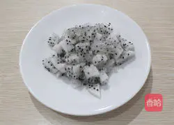 Illustration of how to make fruit chicken pizza 1