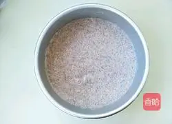 Illustration of how to make black rice flour steamed cake 6