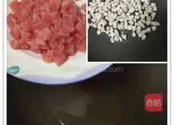 Illustration of how to make tuna porridge 4