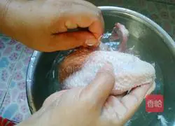 Illustration of how to make Zhanjiang white-cut duck 5