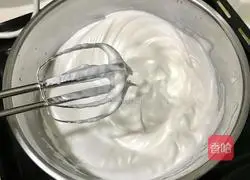 Illustration of how to make eight-inch heart-shaped chiffon cake 8