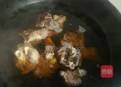 Braised mutton and white radish in pot Illustration of how to do it 3